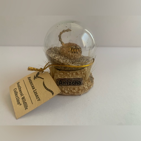 Arizona Scorpion Snow Globe - Picture 1 of 2